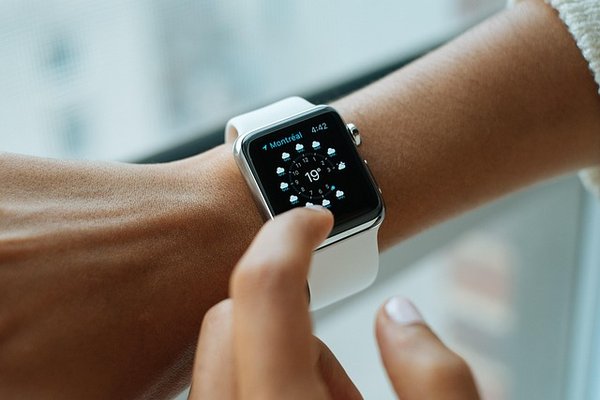 Montre connectée femme : le choix parfait entre style et tech